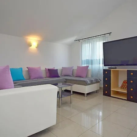 Apartment Ljubica *